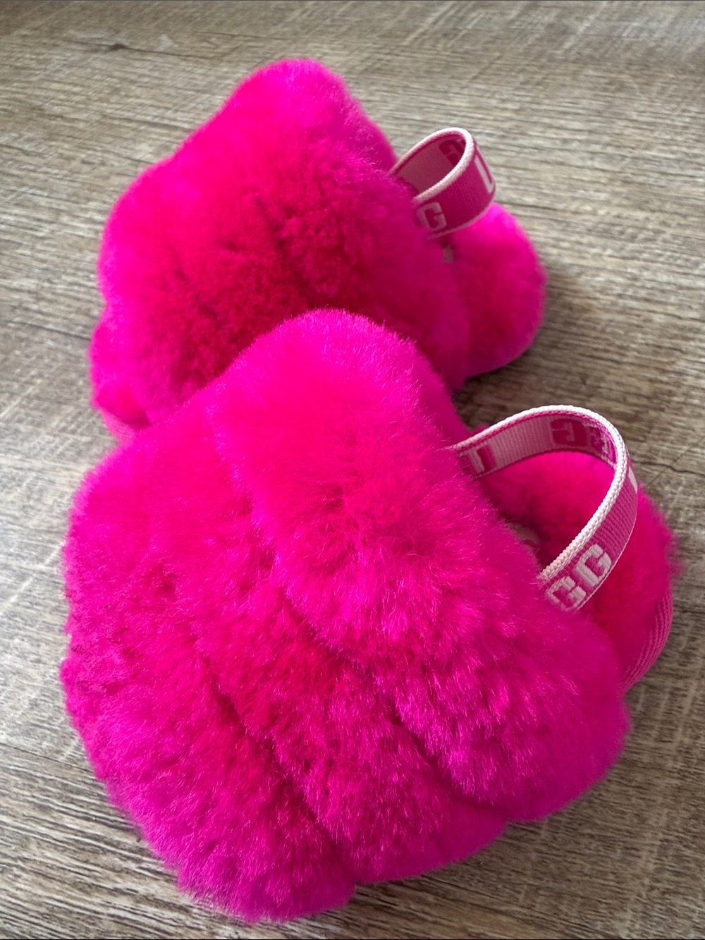 Baby UGG Fluff Yeah Pink Slippers Size 02/03